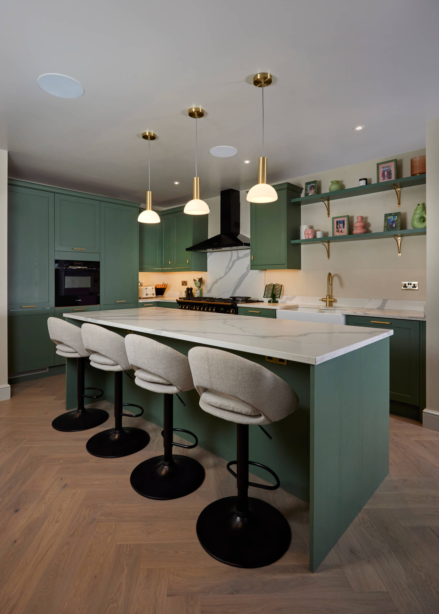 Vard in Bespoke Colour – Mansard, Duck Green